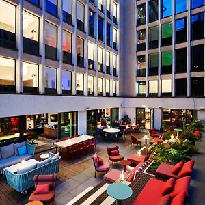 Citizenm Champs-elysees ホテル